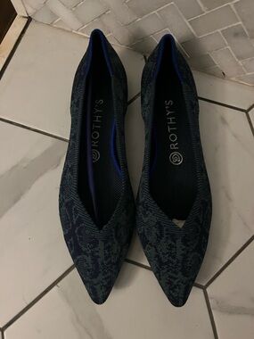 Rothy's Navy and Teal Pointed Toe Knit Flats